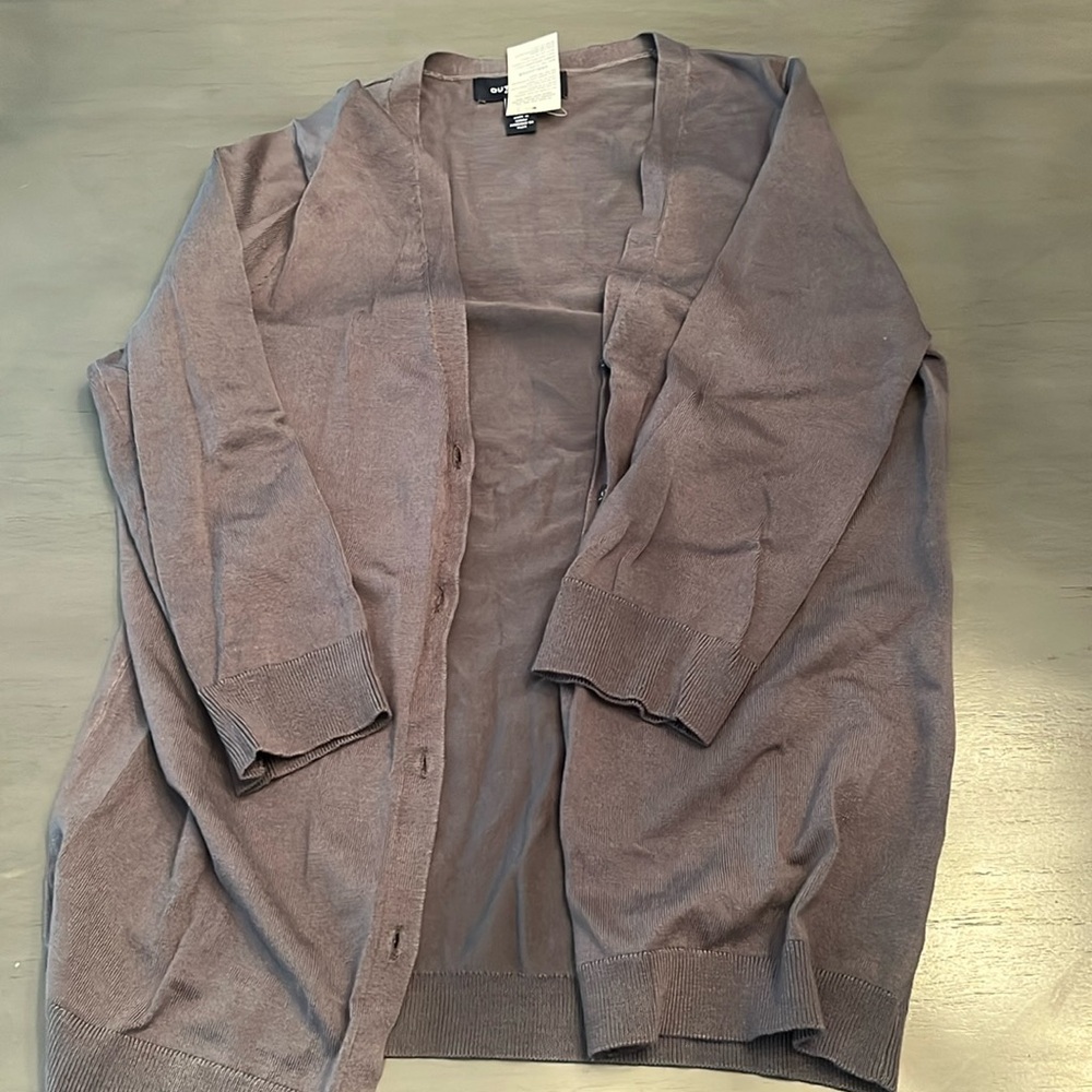Quarter length sleeve grey cardigan